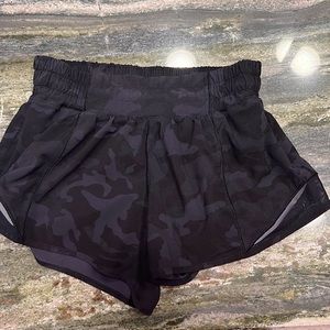Lululemon black camo hotty hot shorts